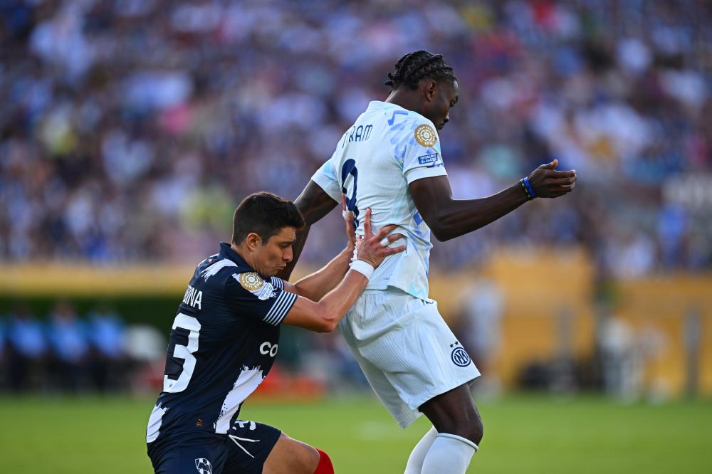 欧冠战报：布兰特双响，海于格破门，多特2-2博德闪耀