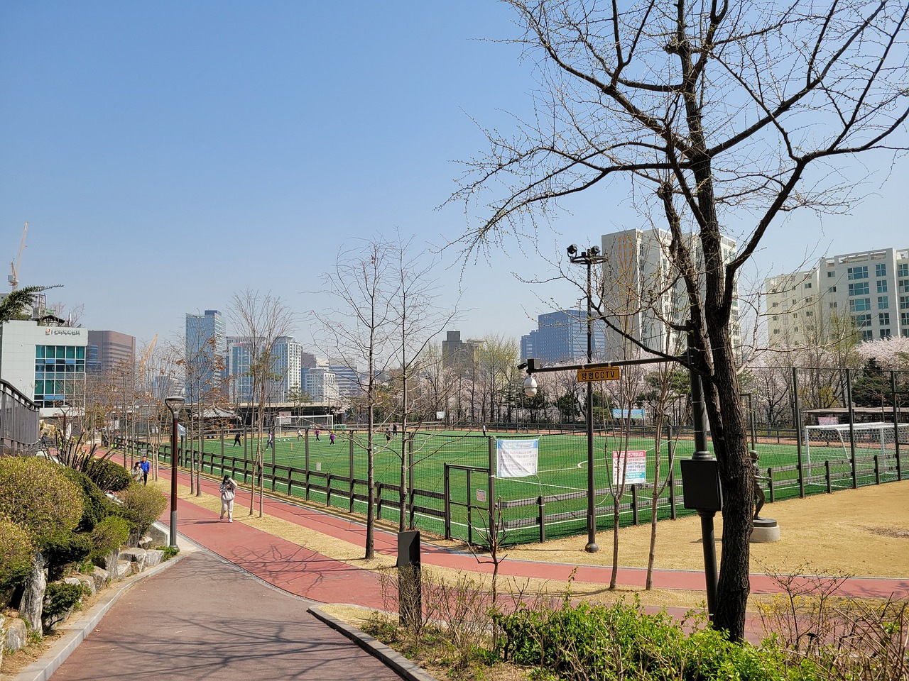 对市场表现 对市场表现